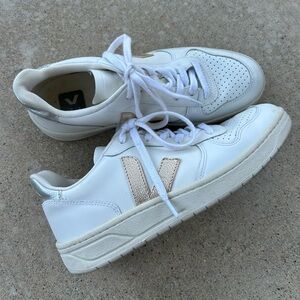 Vejas, size 7 women’s leather